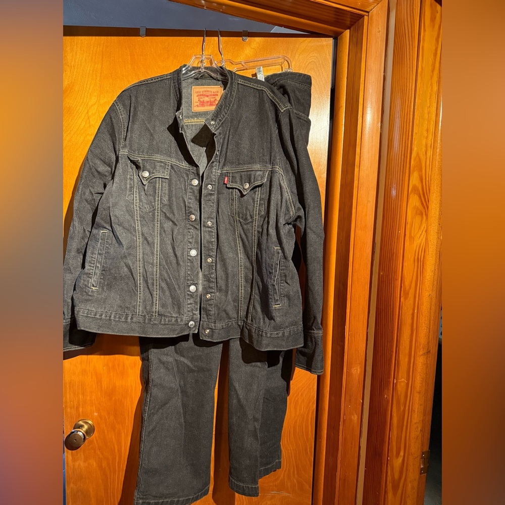 Levi's Black Denim Jacket and Jean set plus size 3x